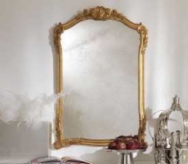 Фигурное резное зеркало в светло-золотистой раме - msvgf/0056