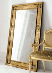 Прямоугольное зеркало со светло-золотистой рамой с рисунком - msvgf/0055