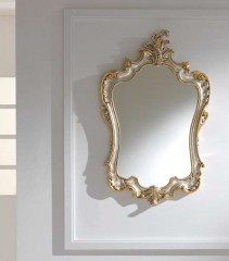 Эффектное фигурное зеркало в резной раме серебристо-золотого цвета - msvgf/0089