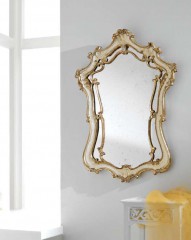 Изящное зеркало фигурной формы в раме бело-золотого цвета - msvgf/0090