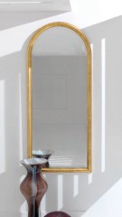 Лаконичное прямоугольное зеркало со скругленным верхом в золотистой раме - msvgf/0123