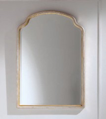Изящное зеркало в узкой серебристой раме с золотой отделкой - msvgf/0154