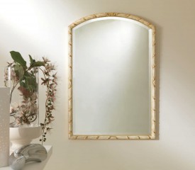 Прямоугольное зеркало в узкой белой раме с золотыми полосами - msvgf/0180