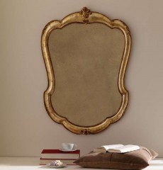 Фигурное зеркало в раме золотисто-бронзового цвета - msvgf/0086