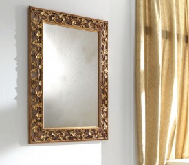 Изящное зеркало прямоугольной формы в коричневой раме с резьбой - msvgf/0117