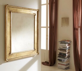 Прямоугольное зеркало в классической широкой раме светлого дерева - msvgf/0103