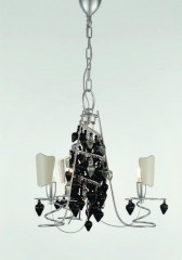 Дизайнерская светлая люстра с черными подвесками - pzg/334