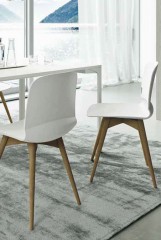 Белый обеденный стул на коричневых ножках - msilm/0053