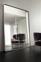 Напольное зеркало в узкой раме со скругленными углами - kpt/004