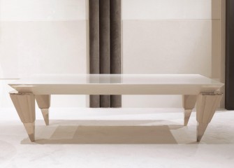 Стол цвета слоновой кости на декорированных ножках - tur/392