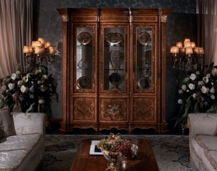 Трехсекционная витрина с глухой нижней частью - marm/571