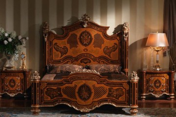 Кровать с фигурным изголовьем, увенчанным акротерием - marm/776